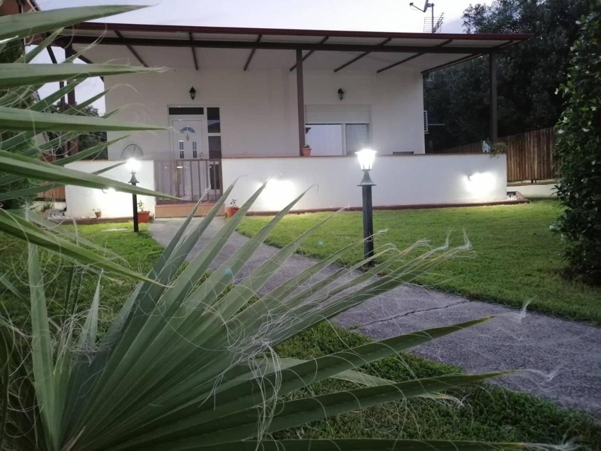 Studio Eleni Nea Agathoupoli Luaran gambar
