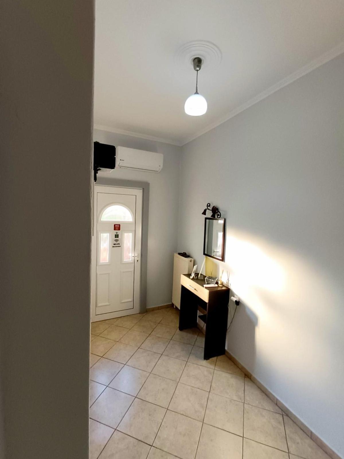 Studio Eleni Nea Agathoupoli Luaran gambar